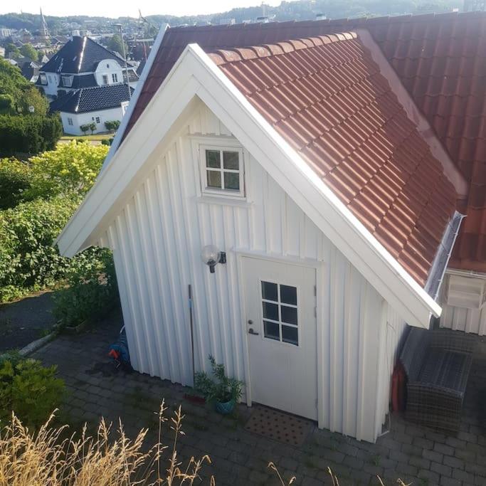 Lys Og Lettstelt Leilighet Med Utsikt Over Byen Lejlighed Sandefjord Eksteriør billede